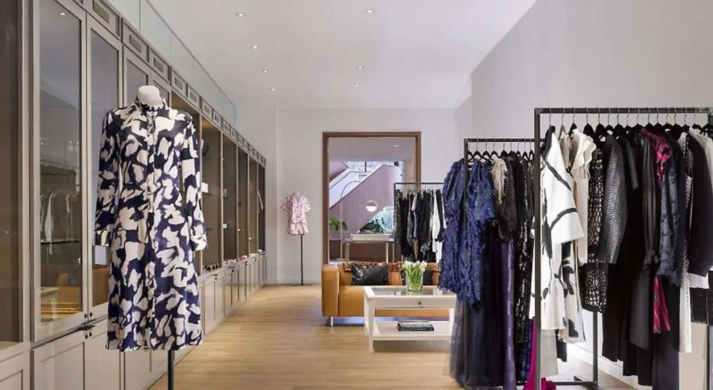 C. Baldwin, Curio Collection by Hilton LOUNGE_LOBBY