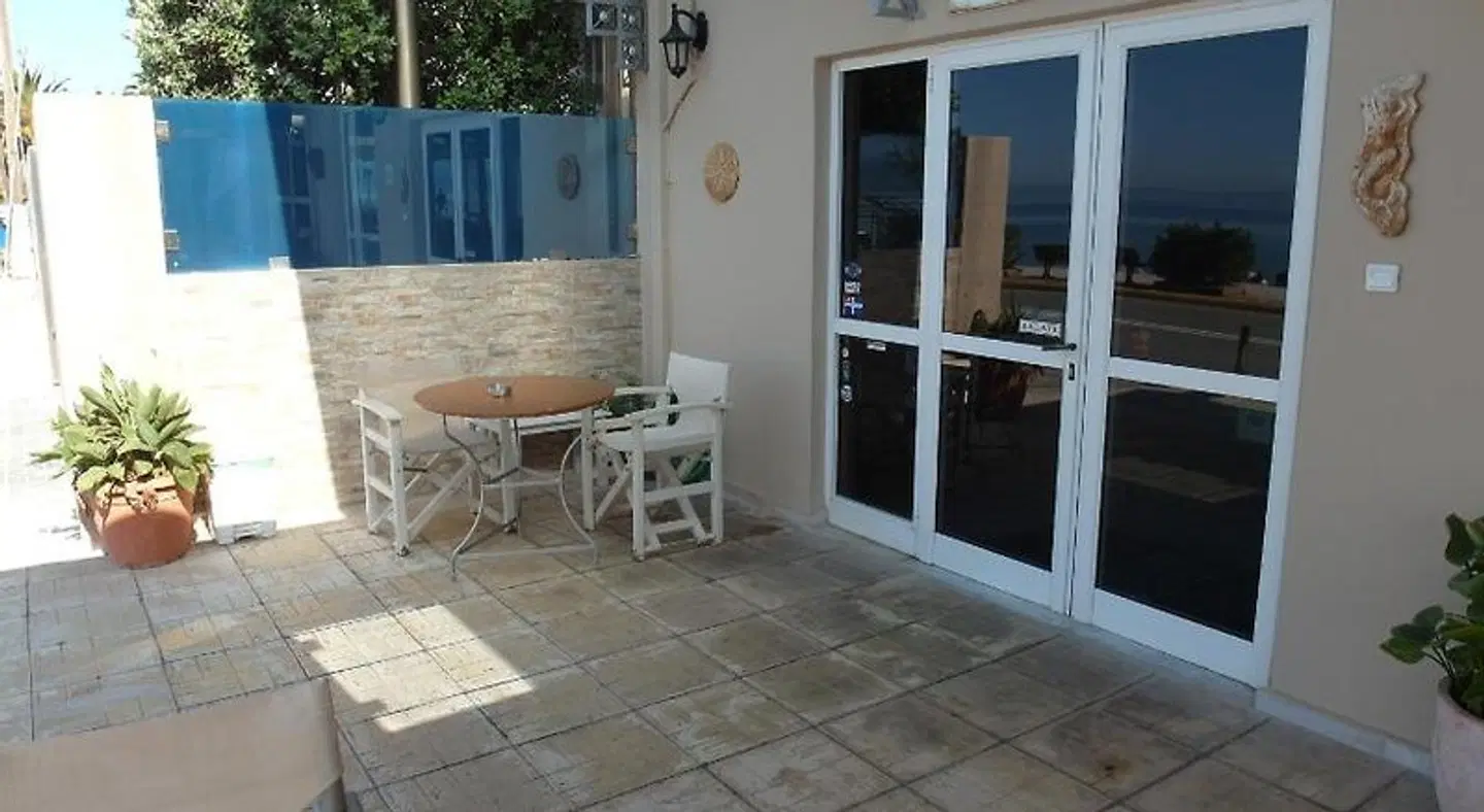 Alexandrion ROOM_EXAMPLE