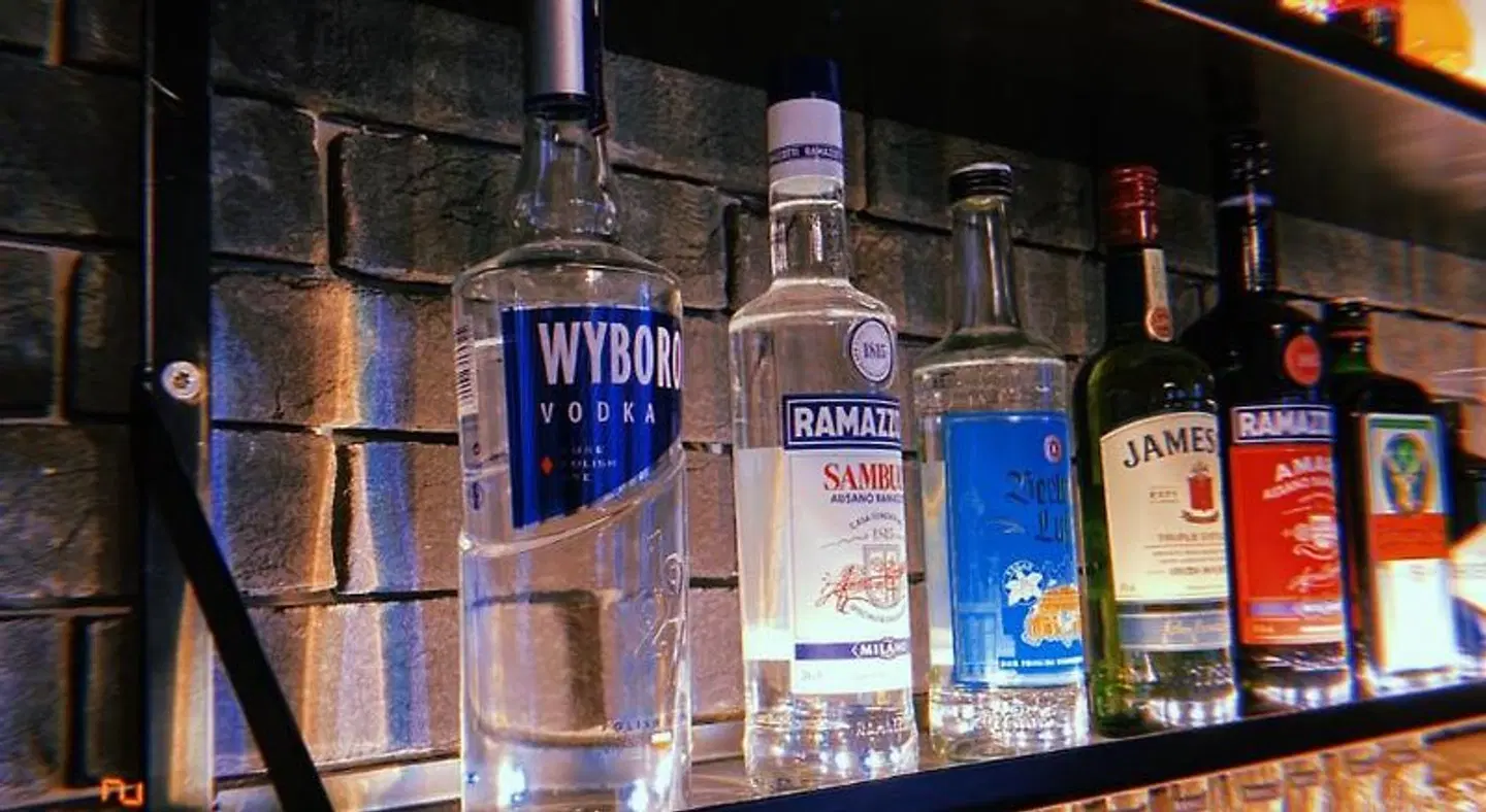 YoHo Youth Hostel Bar