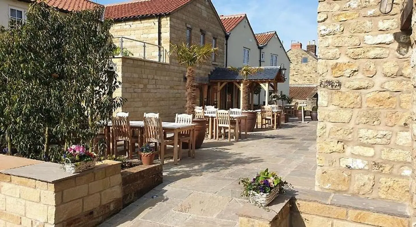 The Farrier Terrasse