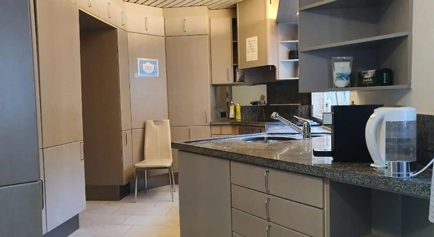 Budget Youth Hostel ROOM_EXAMPLE
