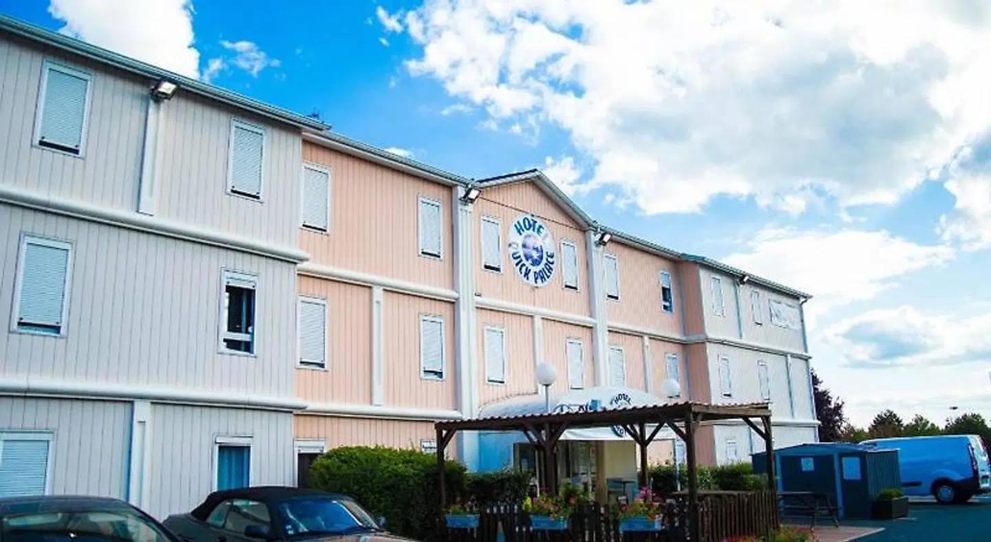 Quick Palace EXTERIOR