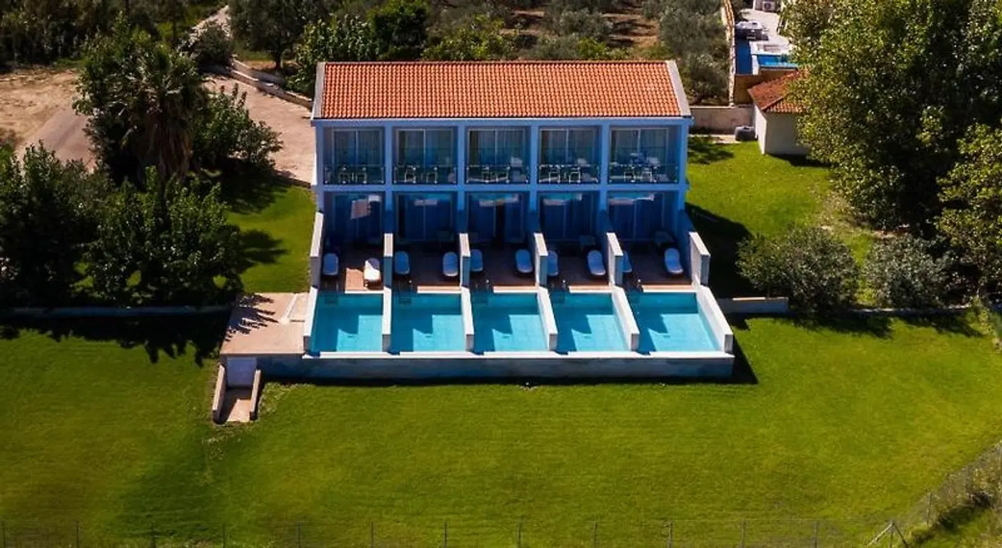 Belussi Beach Hotel & Suites EXTERIOR