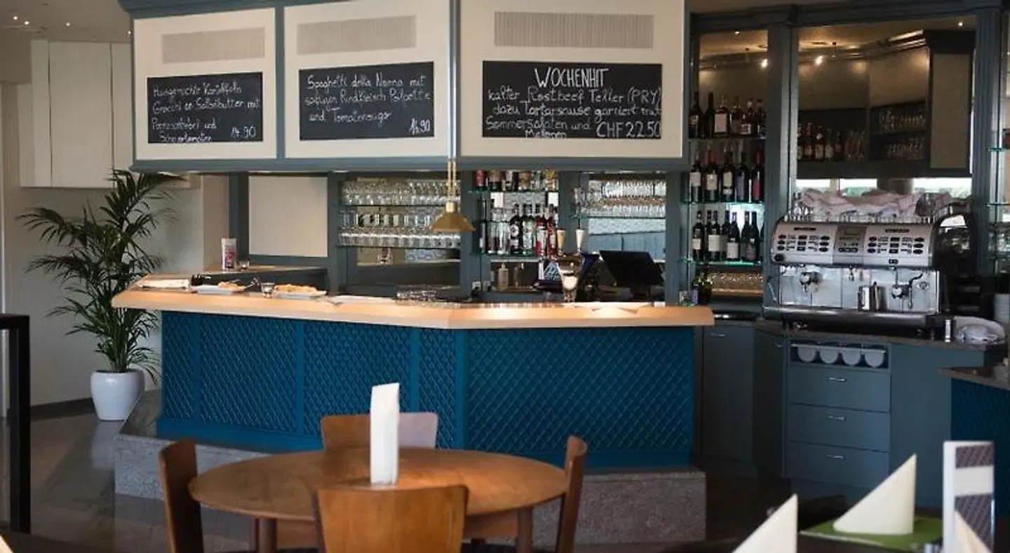 Hotel Ascott Bar