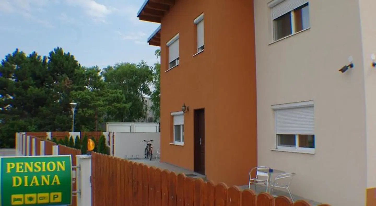 Pension Diana-Parndorf EXTERIOR