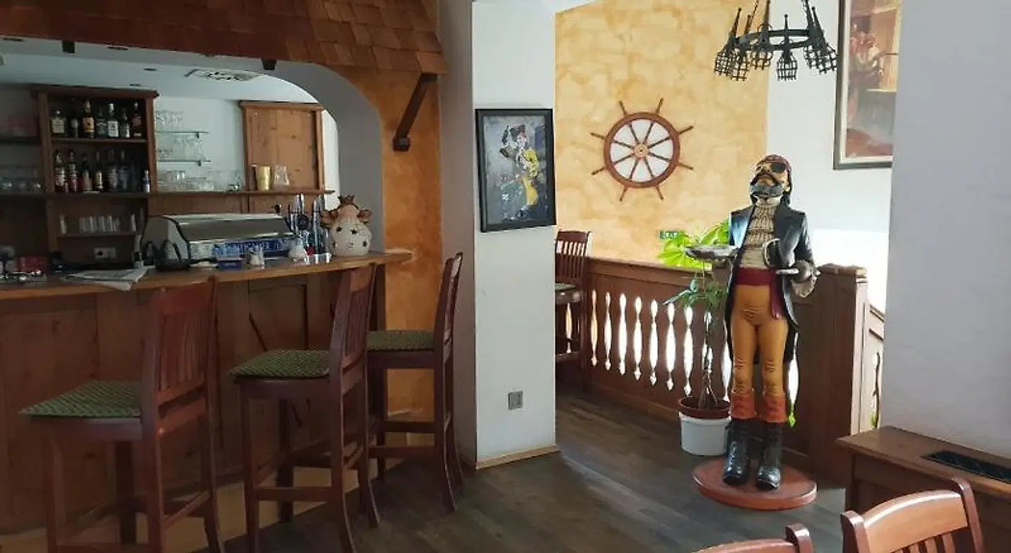 Pirates Hotel Bar