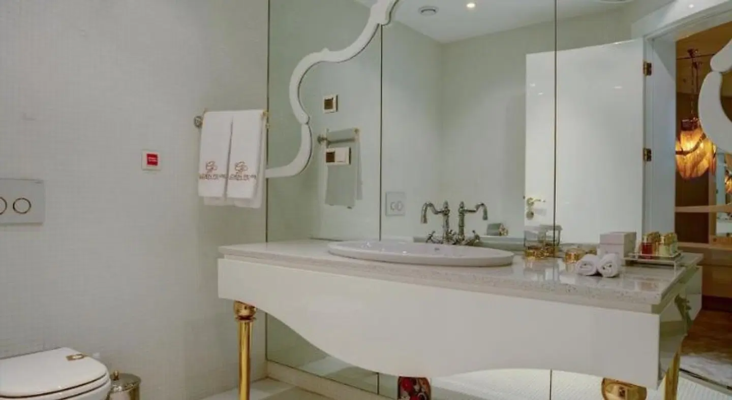 Golden Pearl Beautique Hotel Badezimmer