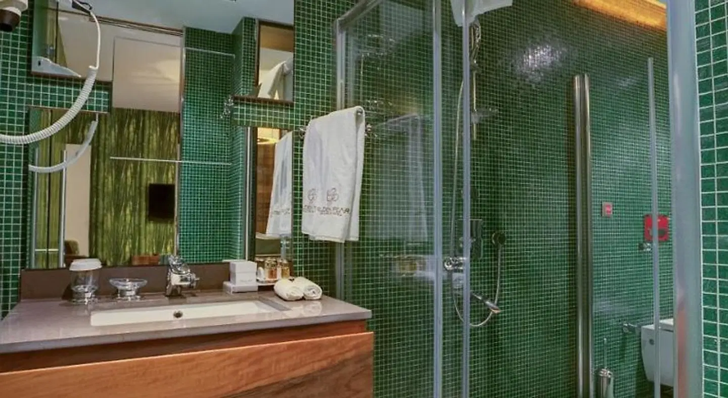 Golden Pearl Beautique Hotel Badezimmer