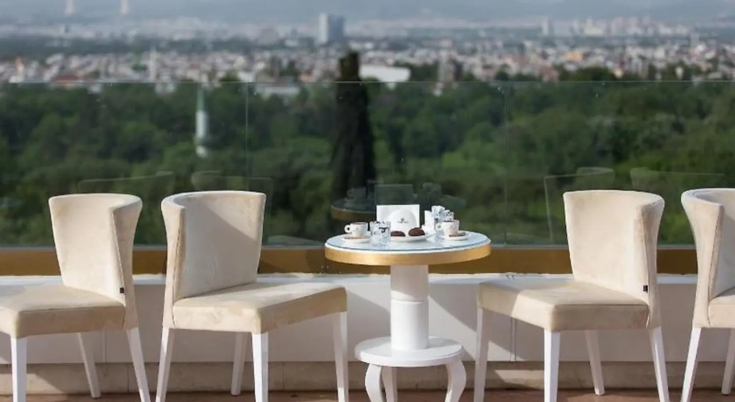 Golden Pearl Beautique Hotel Terrasse