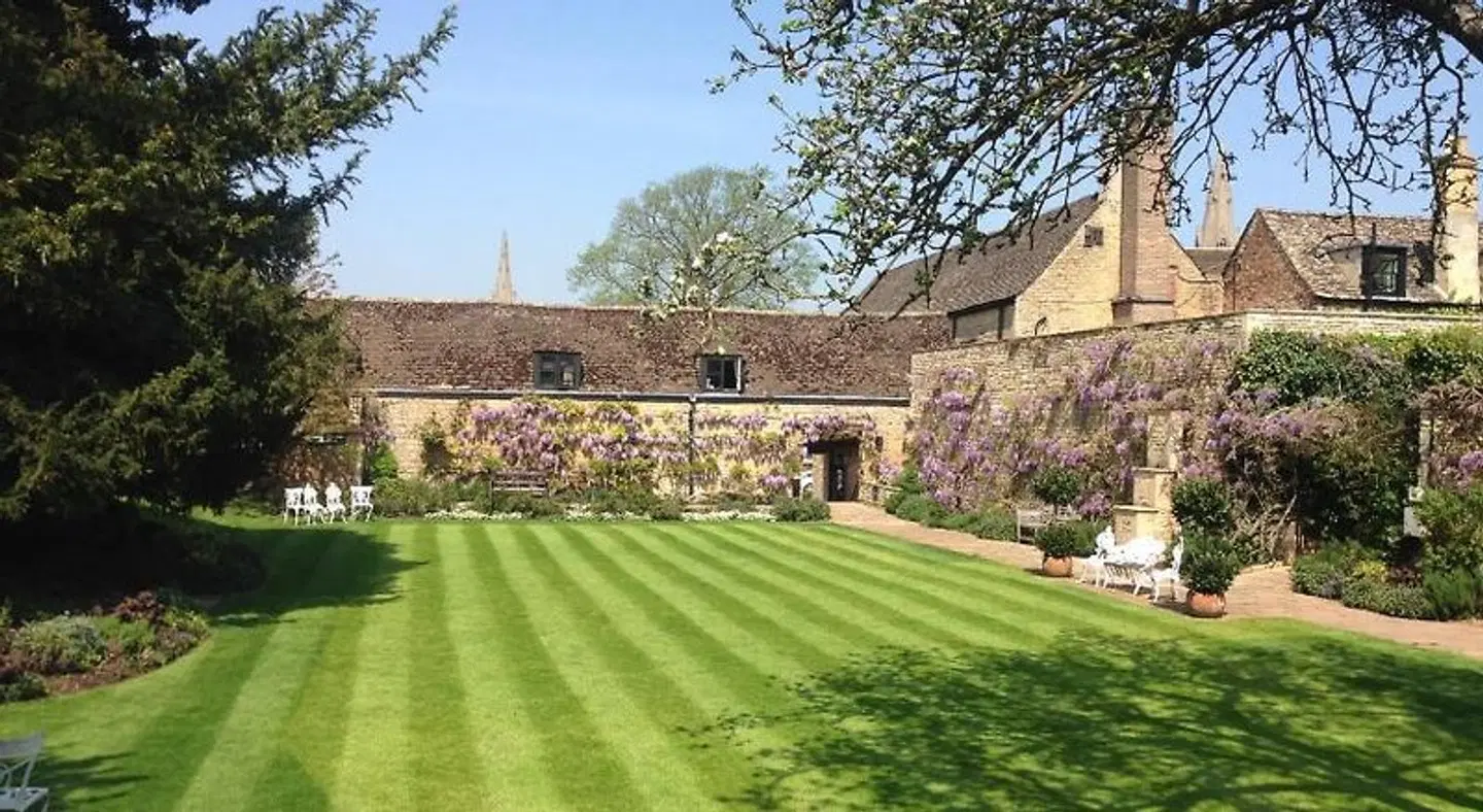 The George Hotel of Stamford EXTERIOR