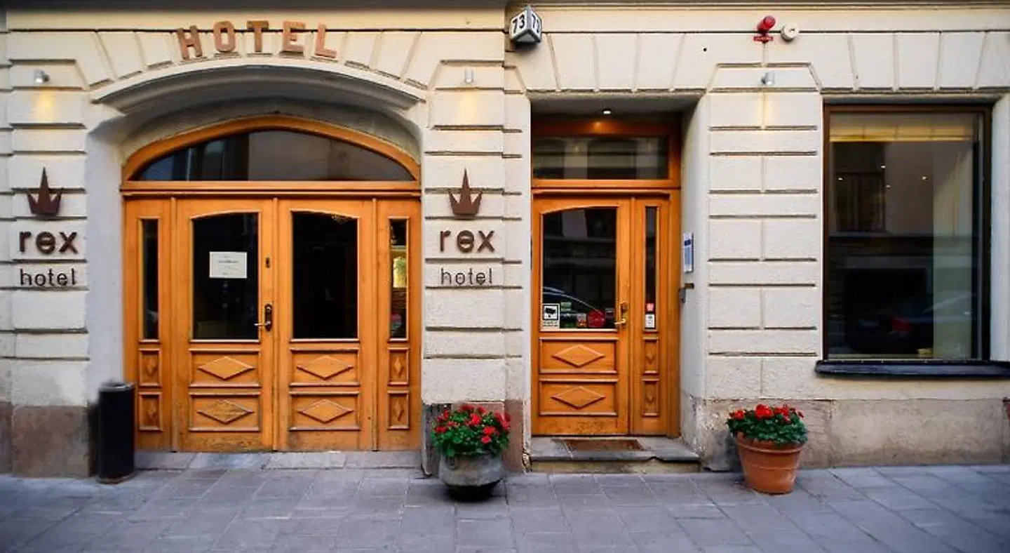 Rex Petit EXTERIOR