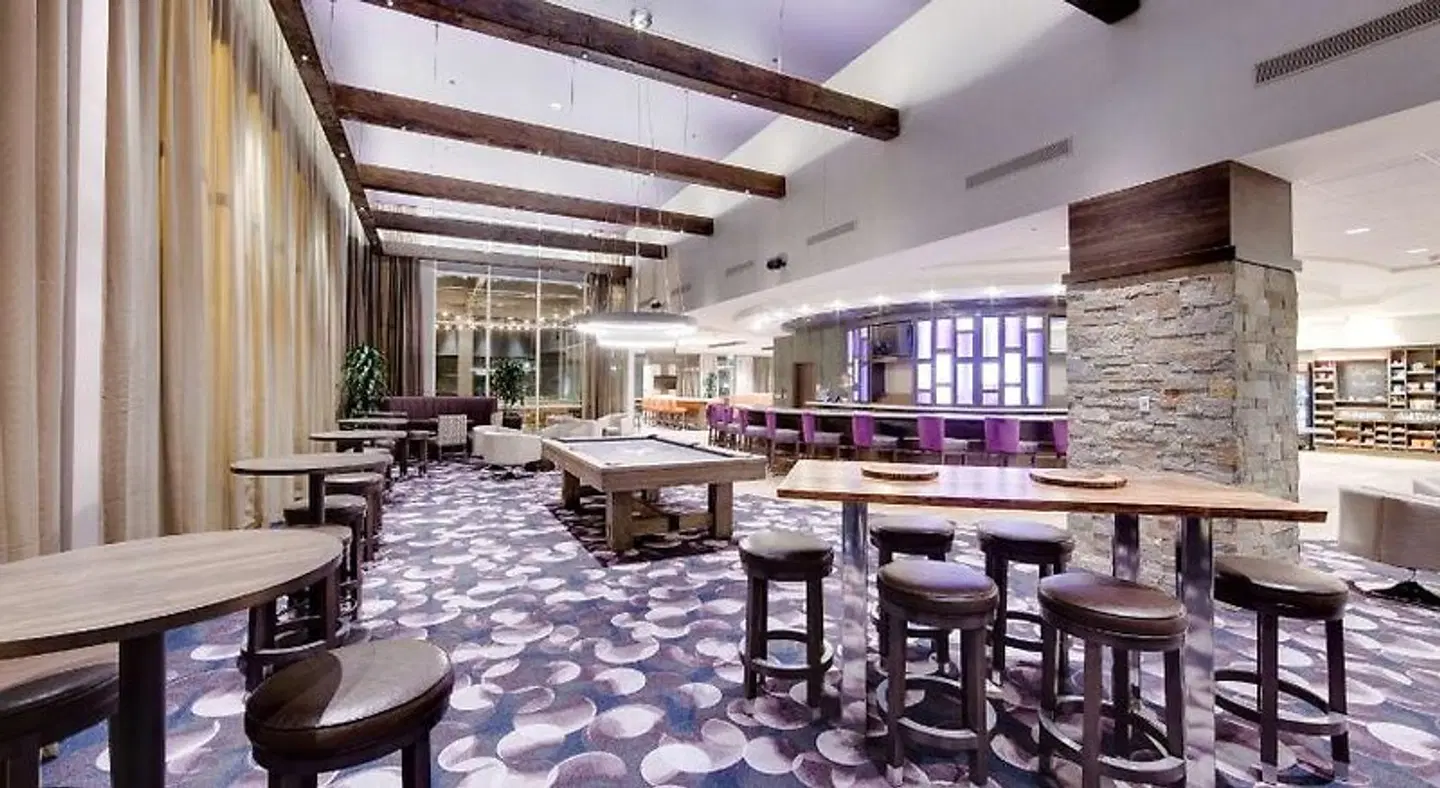 Hampton Inn & Suites Fort Worth Downtown Bar