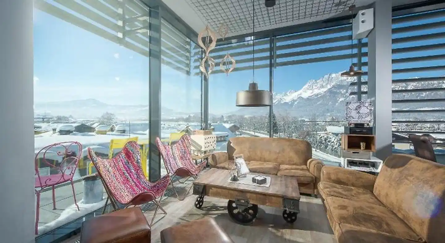Cubo Sport & Art Hotel Lobby