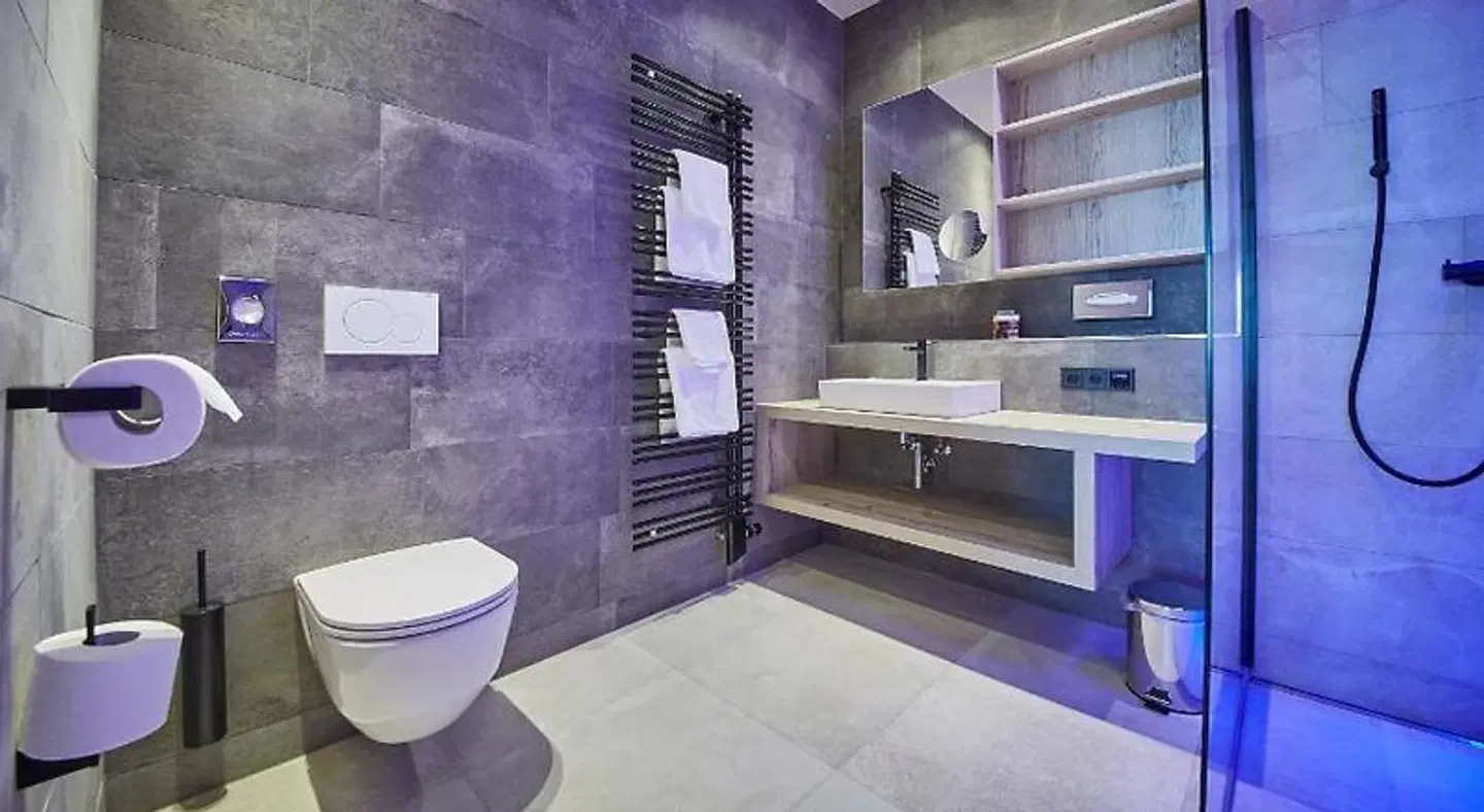 Thomsn Central Hotel & Appartements Badezimmer