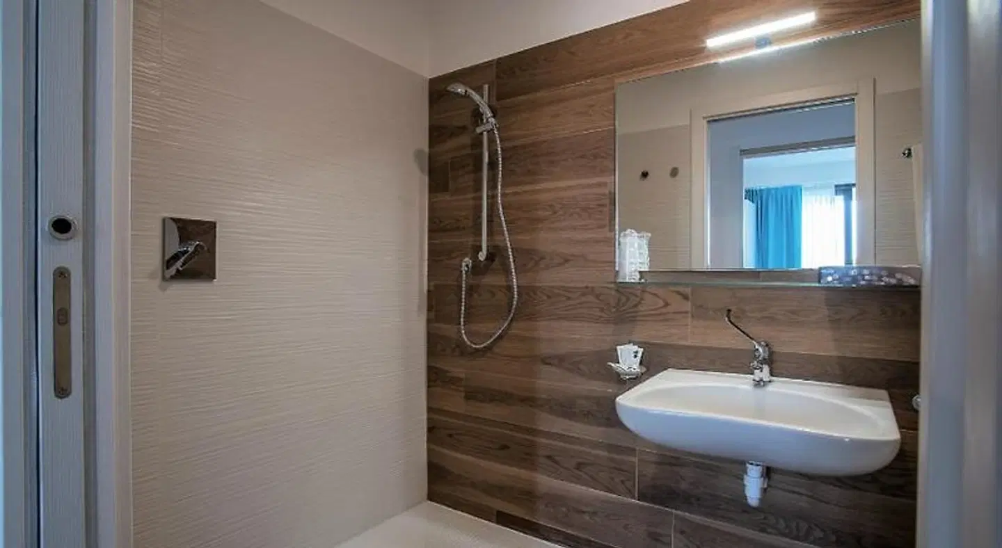 Aparthotel Miramare Badezimmer