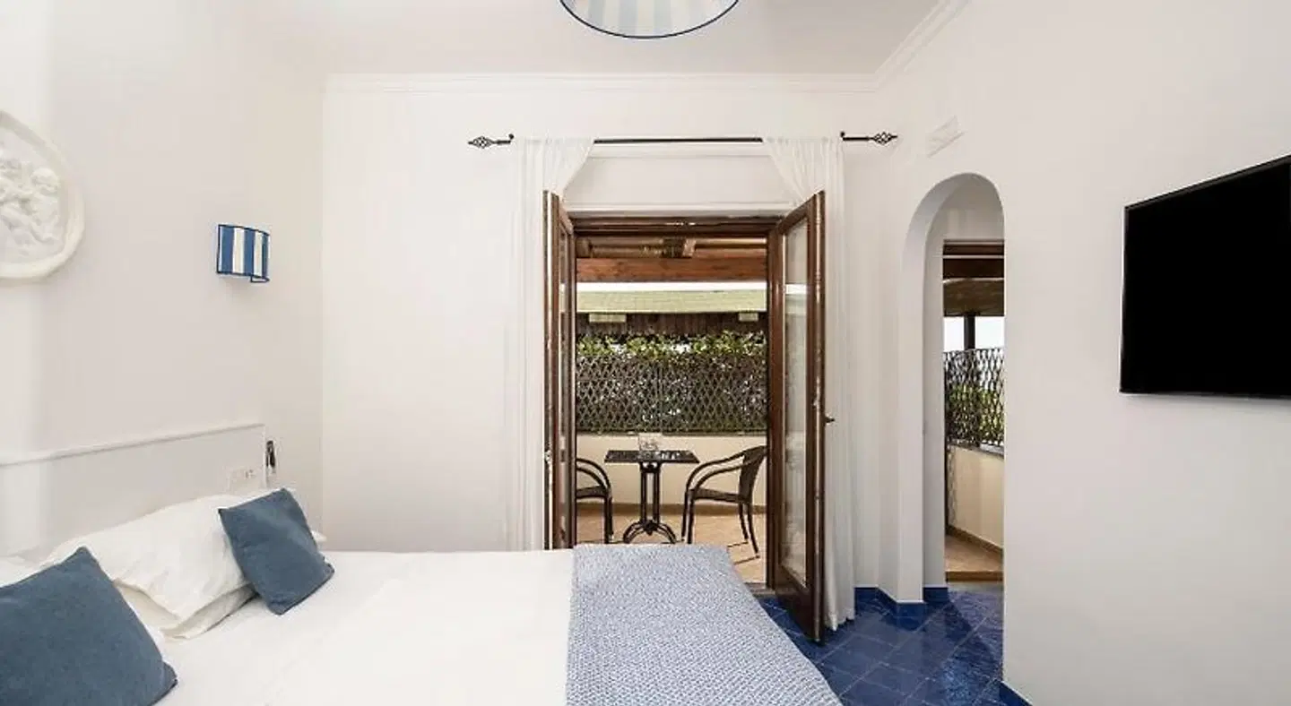Monte Solaro ROOM_EXAMPLE