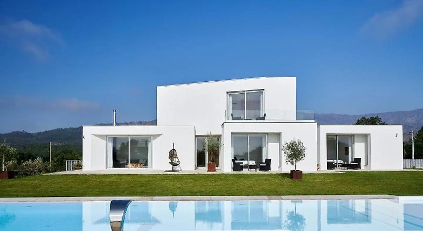 Oliveira House EXTERIOR