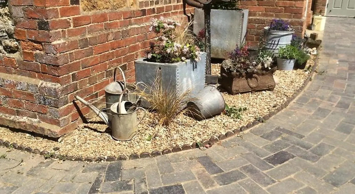 The Rear of the Plough Tiere