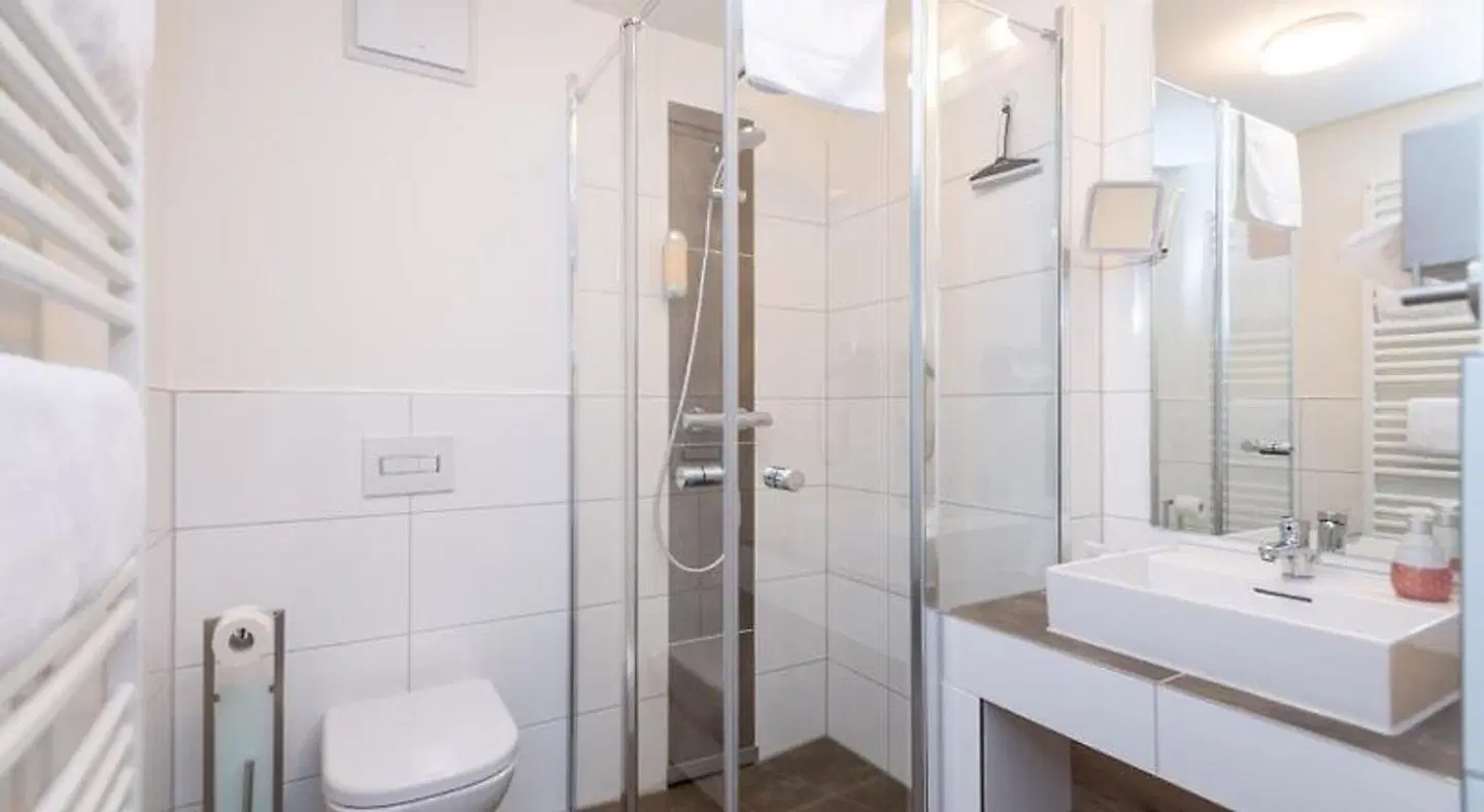 Leinotel Badezimmer