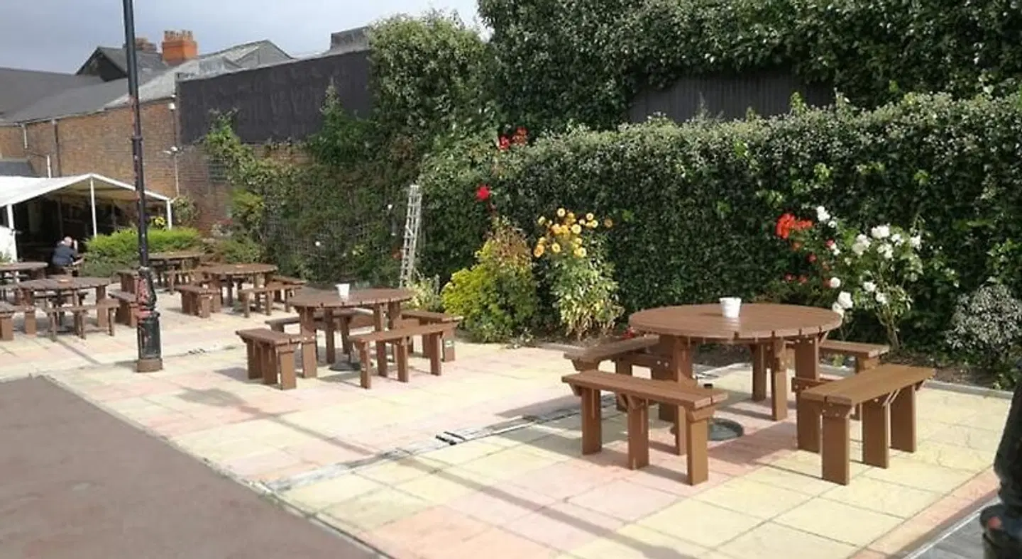 The Vintage Inn Terrasse