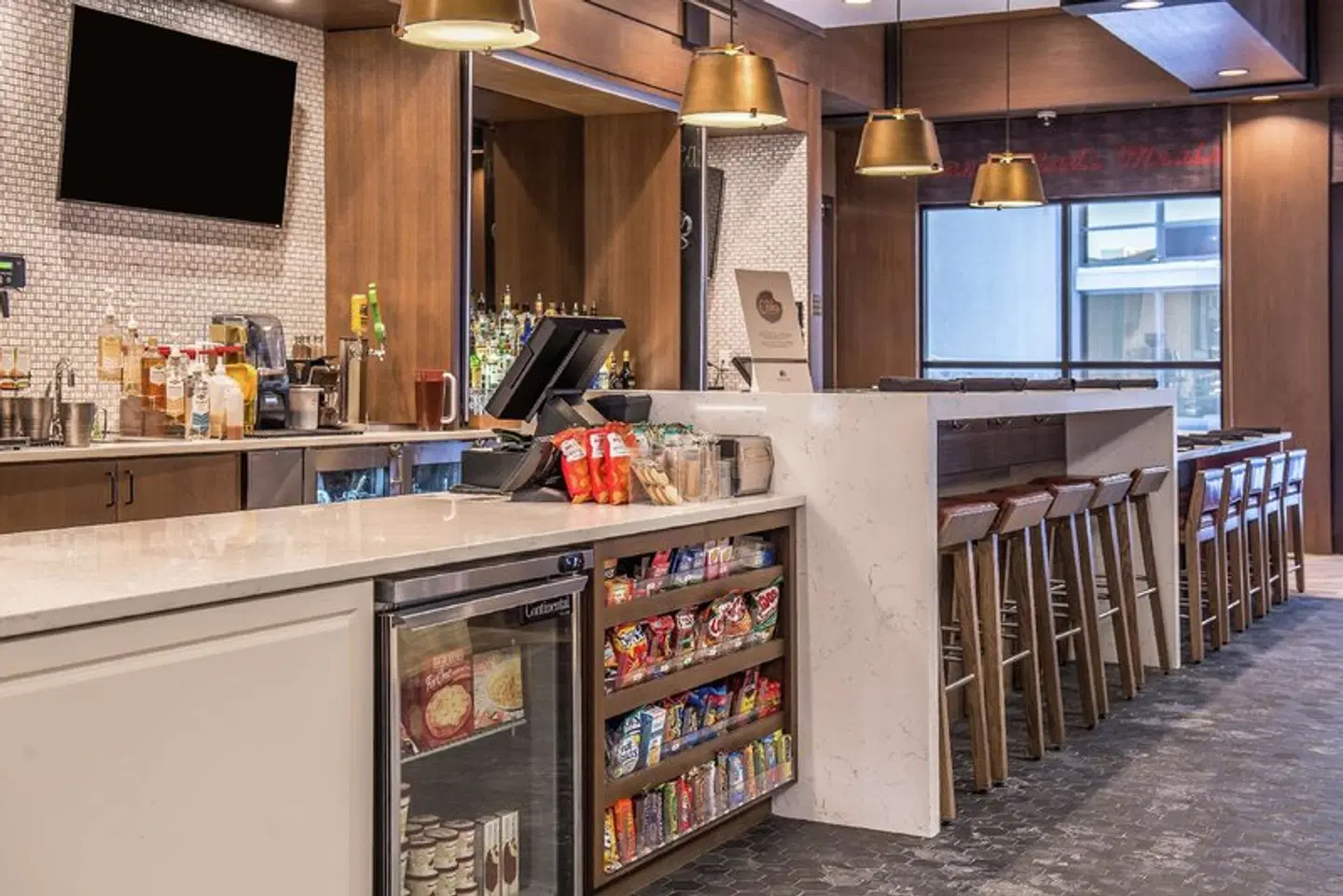 DoubleTree by Hilton Lafayette East Bar