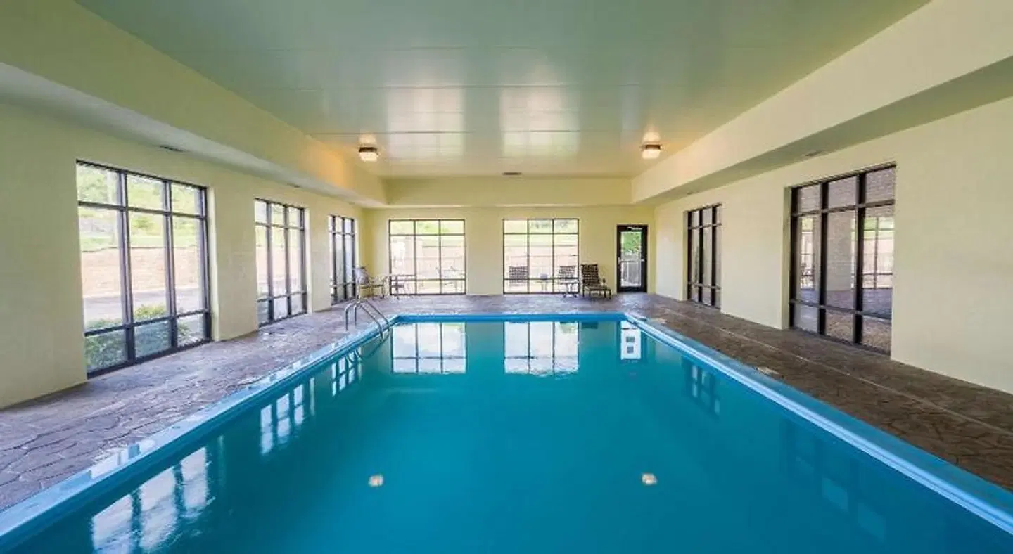 Hampton Inn London-North Hallenbad