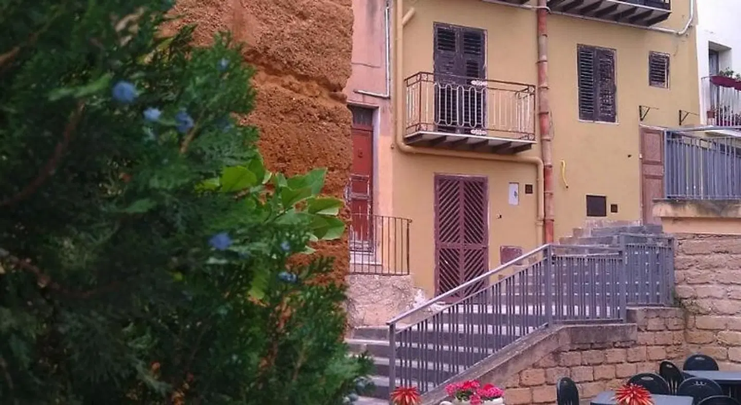 Aljama Downtown B&B EXTERIOR