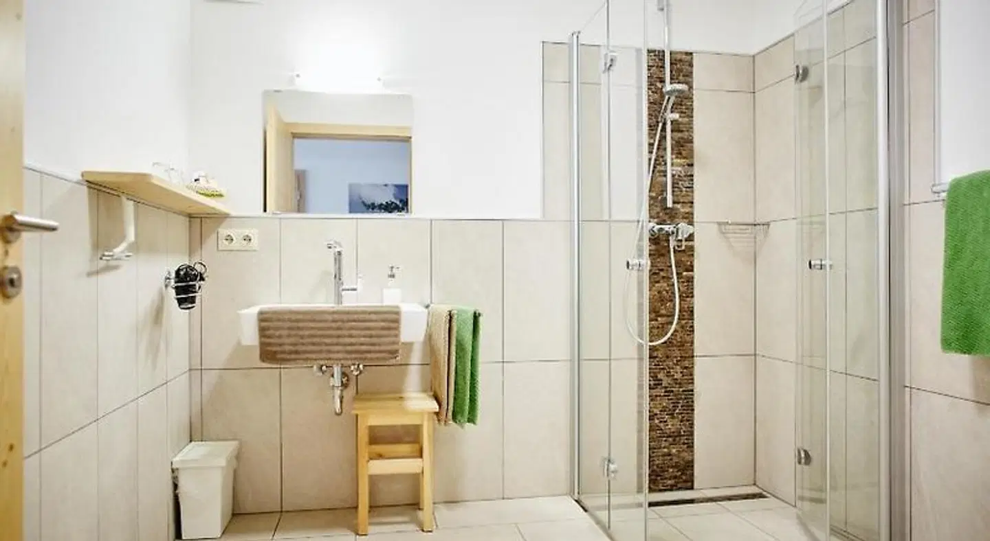 Schmankerl und Gast Badezimmer