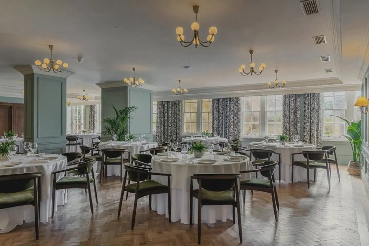 Queen's Hotel Restaurant