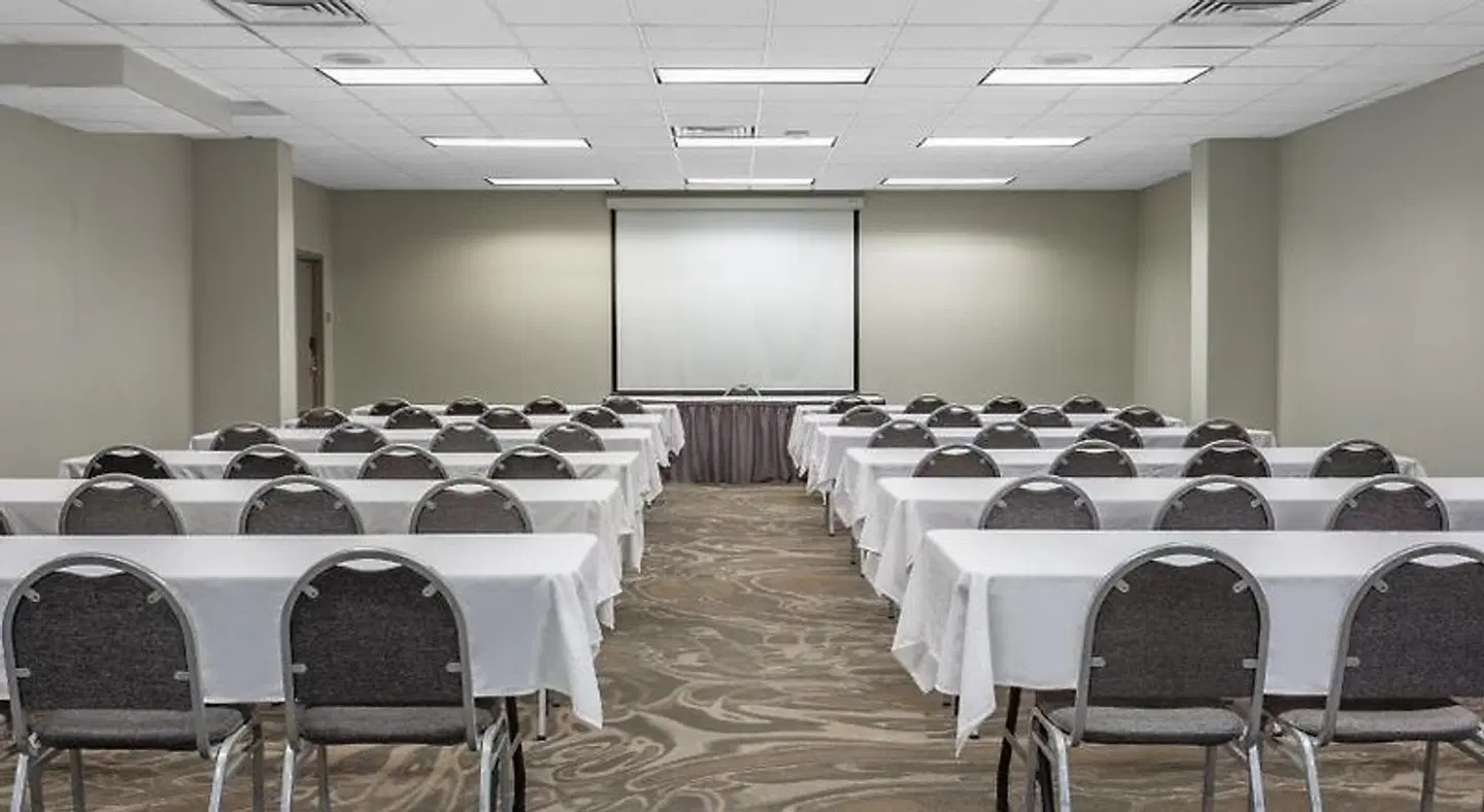 Holiday Inn Rockford (I-90&Rt 20/State St) by IHG Konferenz