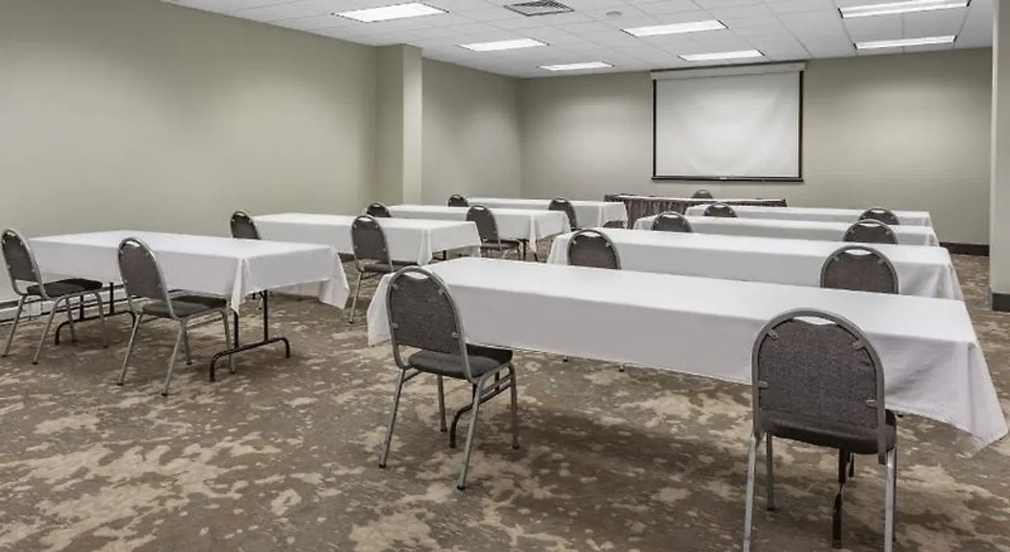 Holiday Inn Rockford (I-90&Rt 20/State St) by IHG Konferenz