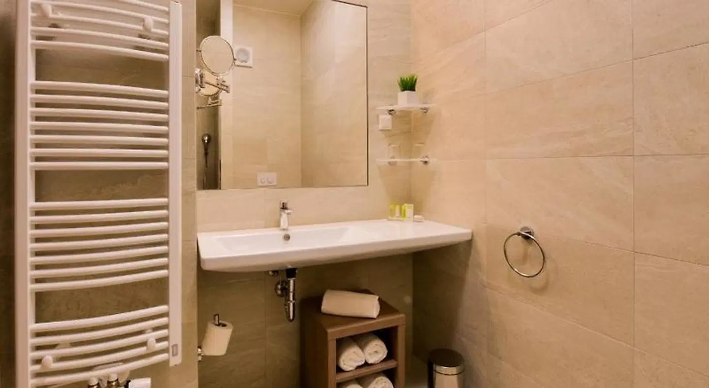 Grid Hotel Badezimmer