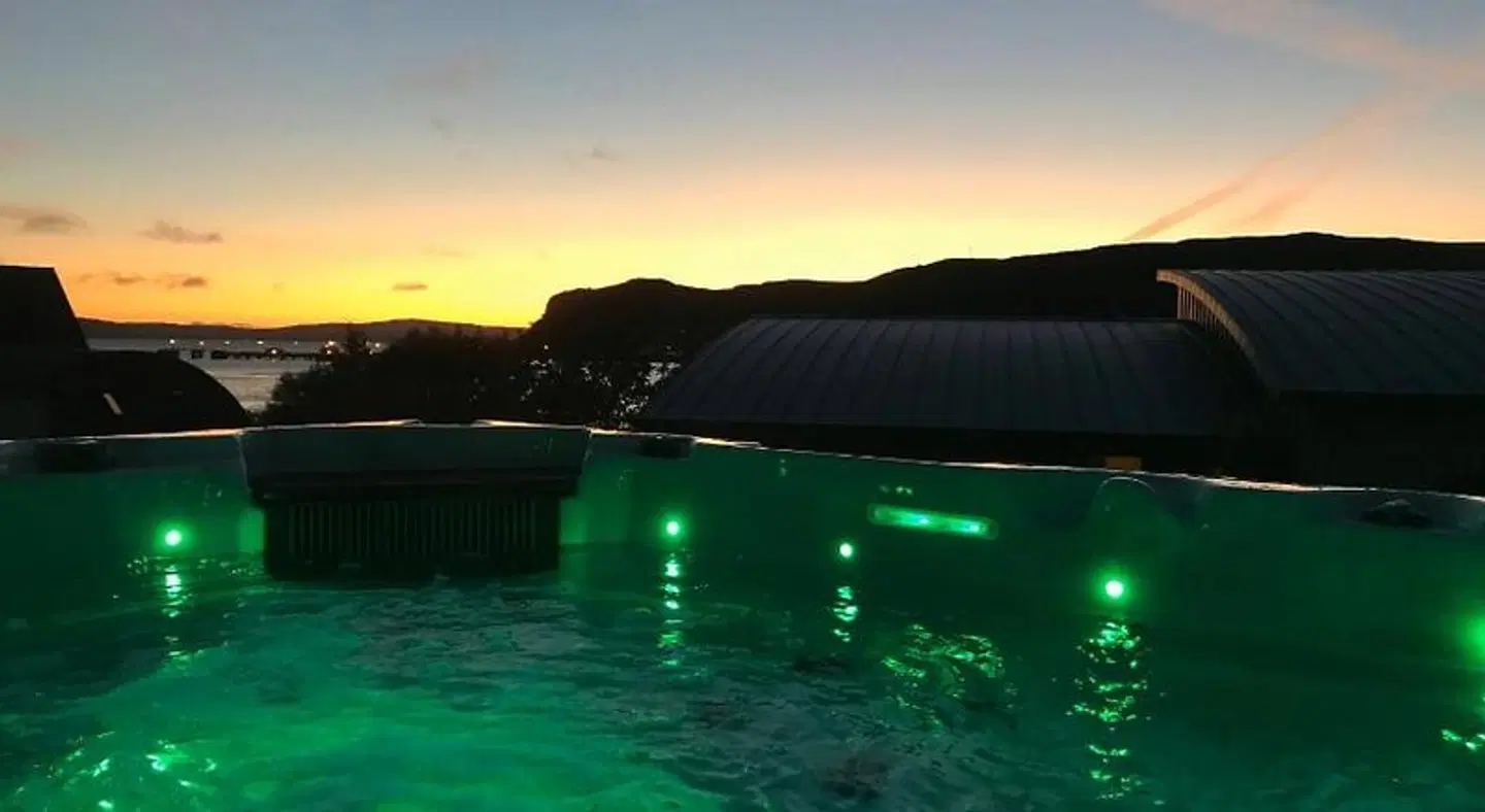 Stones Bed & Breakfast OUTDOOR_POOL