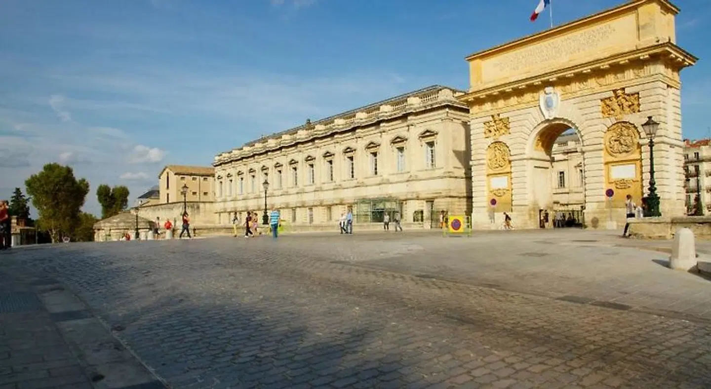 Hôtel des Etuves EXTERIOR