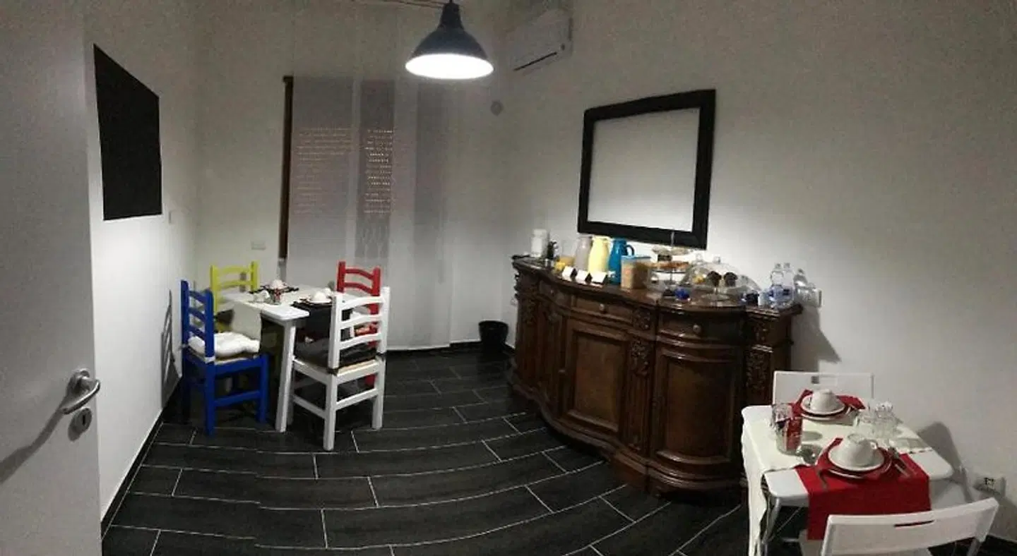 Bed and breakfast Style Restaurant