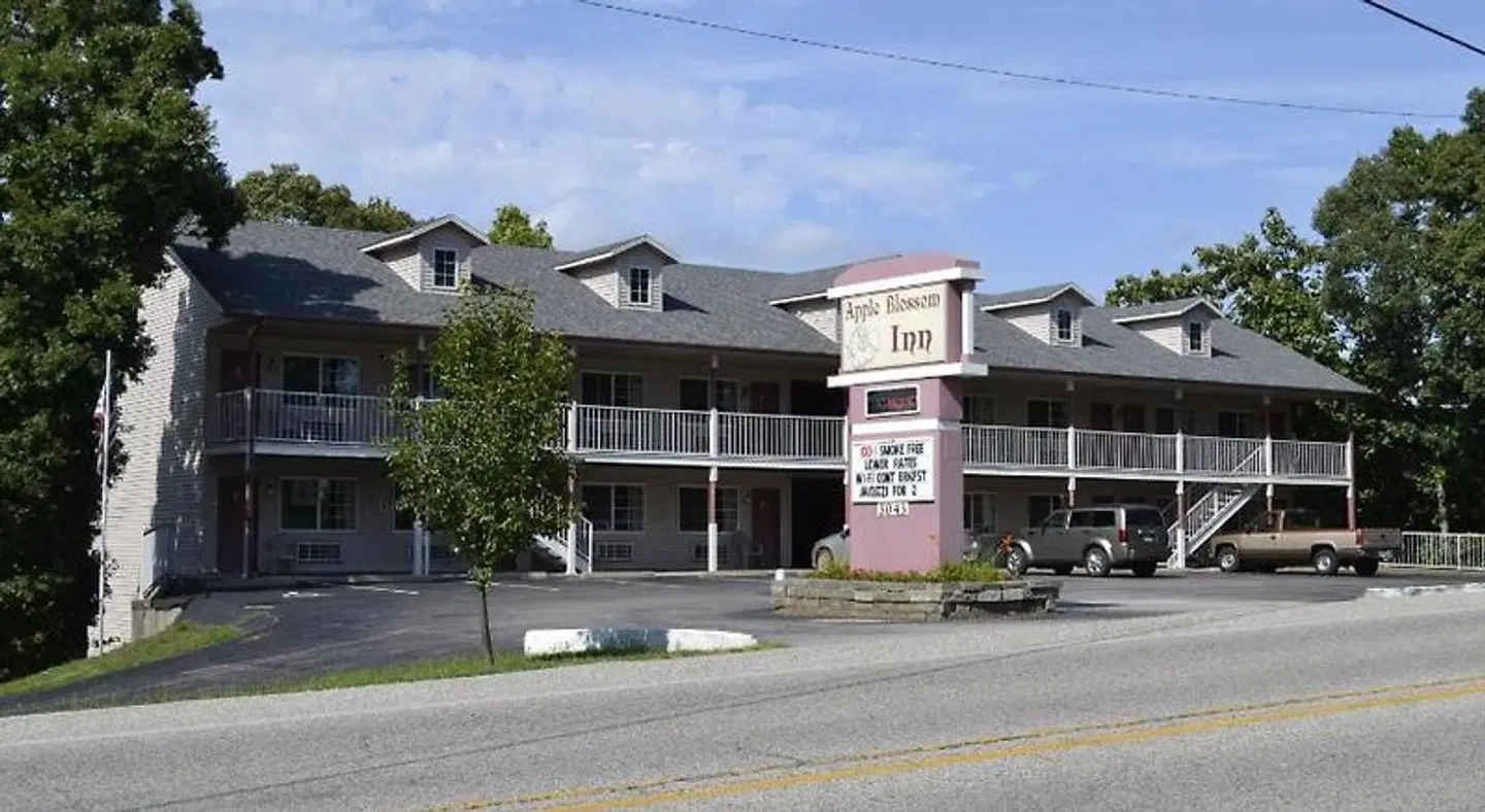 Apple Blossom Inn EXTERIOR