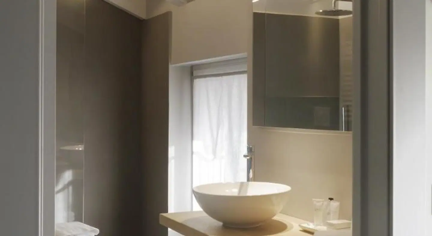 TiAMo Modern Design Guest House Badezimmer