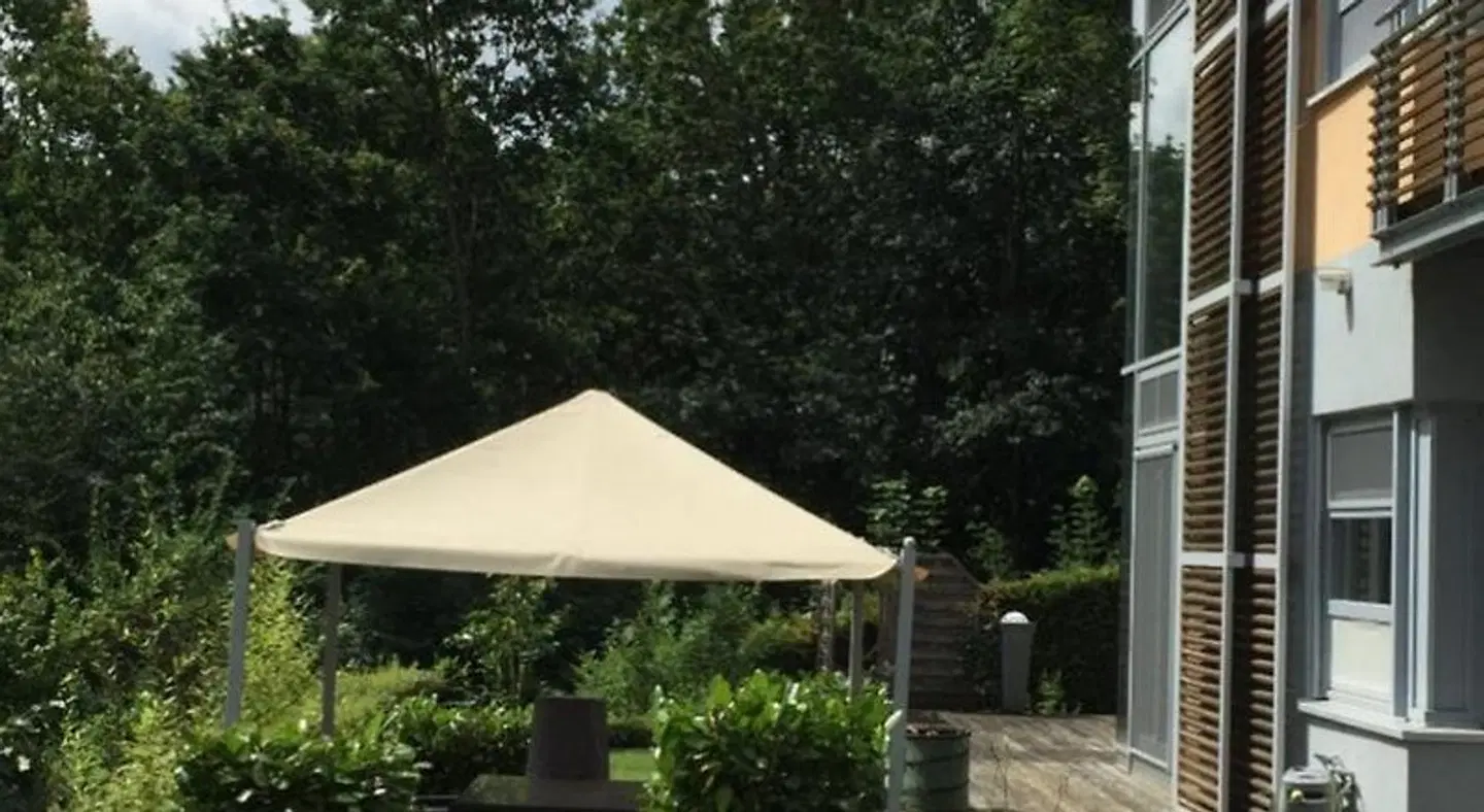 Rhonhaus mit Kreuzbergblick Garten