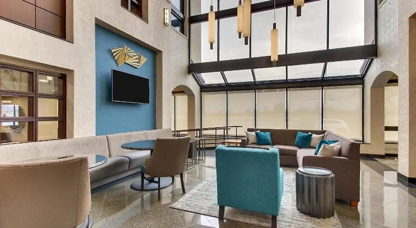 Drury Inn Indianapolis LOUNGE_LOBBY