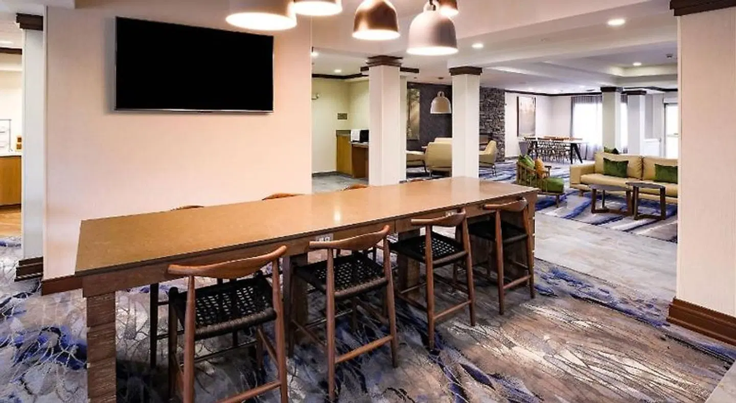 Fairfield by Marriott Inn & Suites Elizabethtown Bar