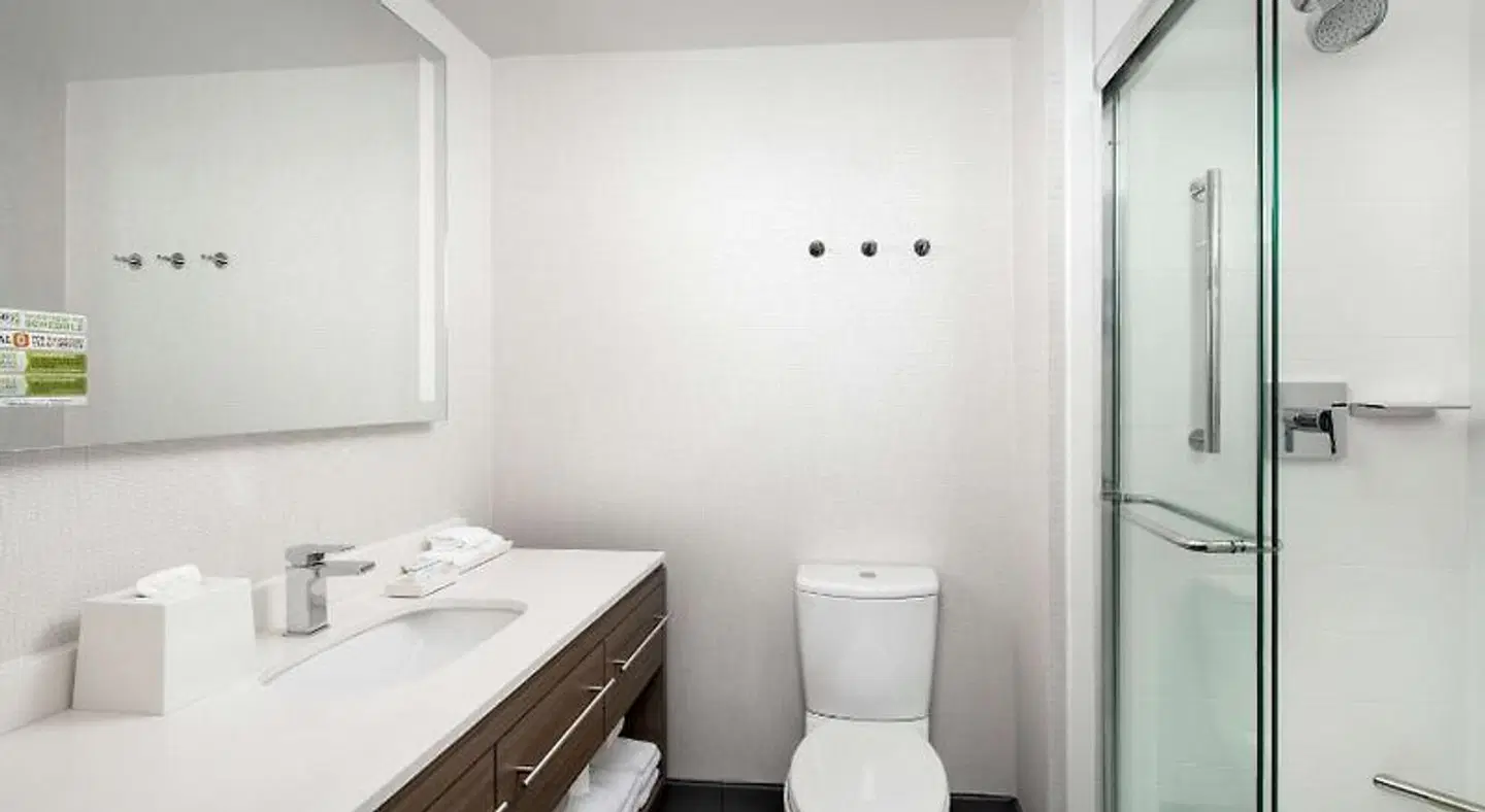 Home2 Suites by Hilton Hattiesburg Badezimmer