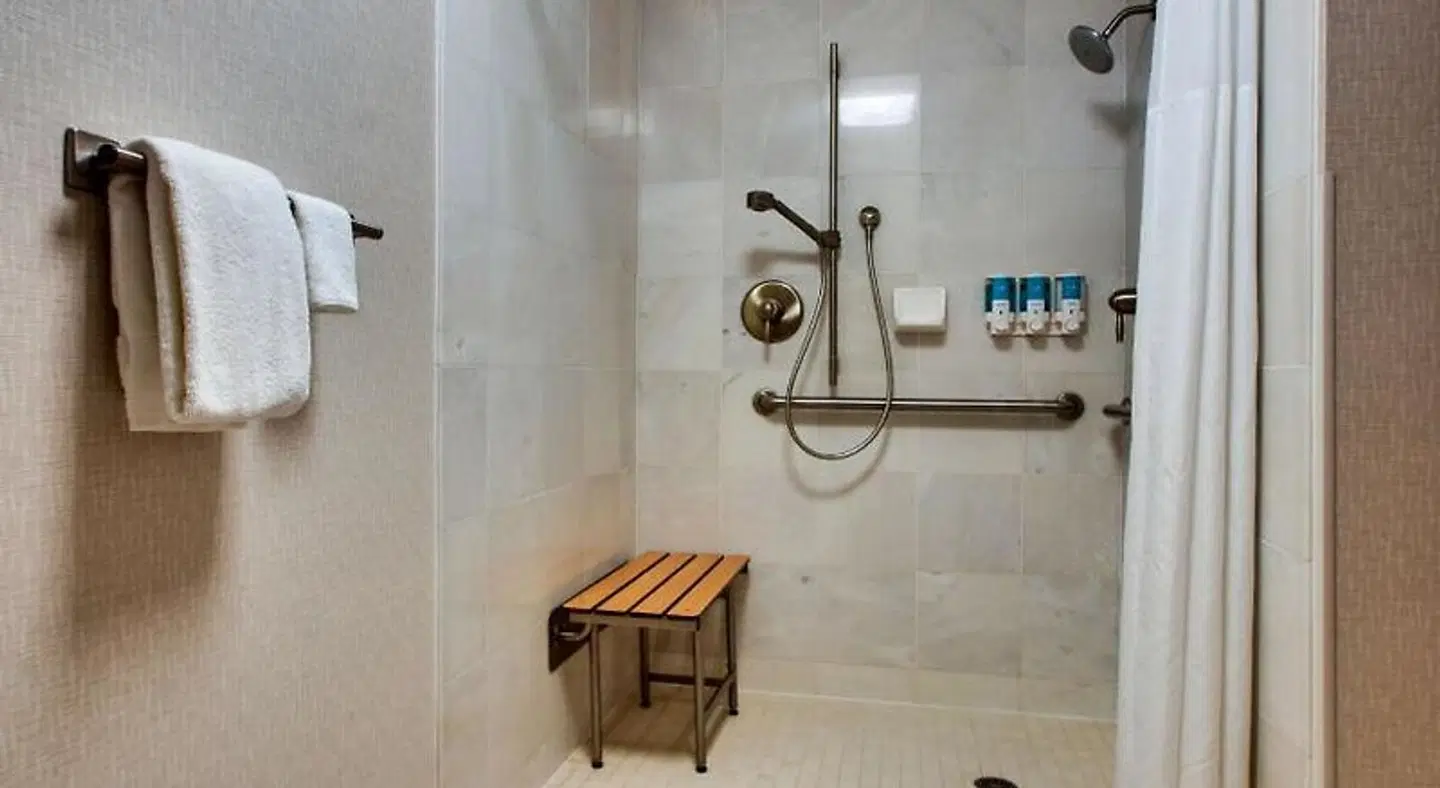 Drury Inn & Suites Findlay Badezimmer