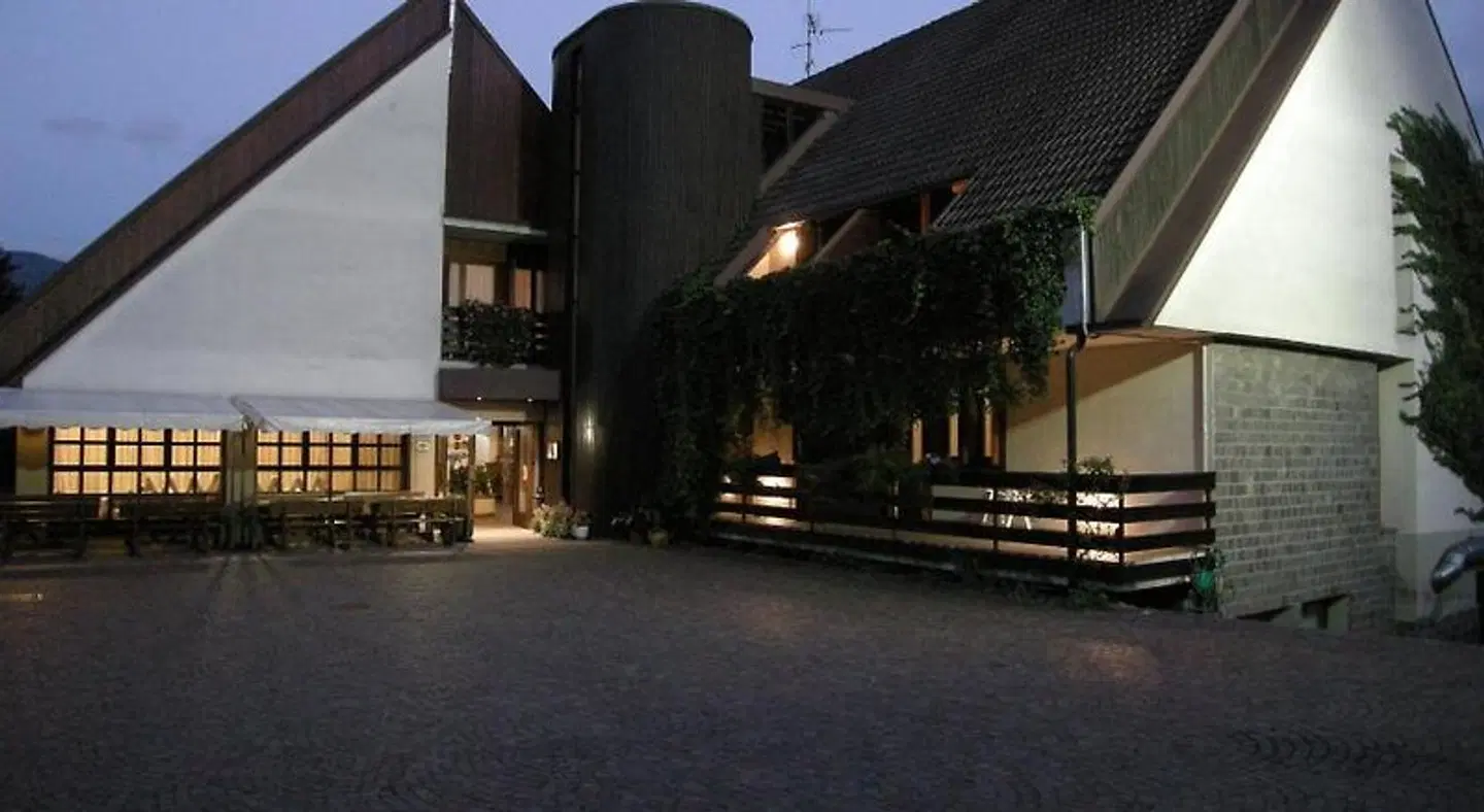 Europa Cembra EXTERIOR