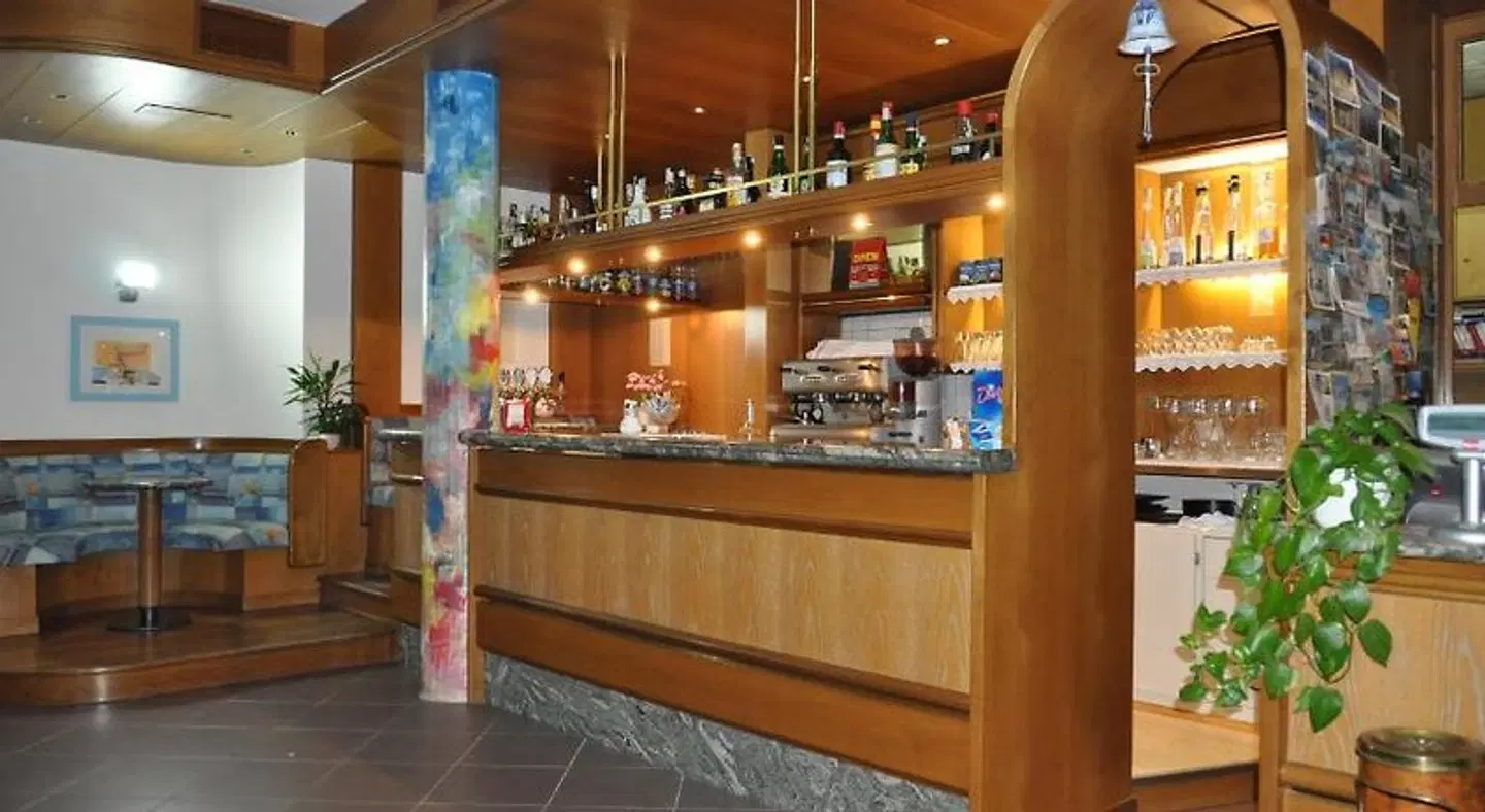 Europa Cembra Bar