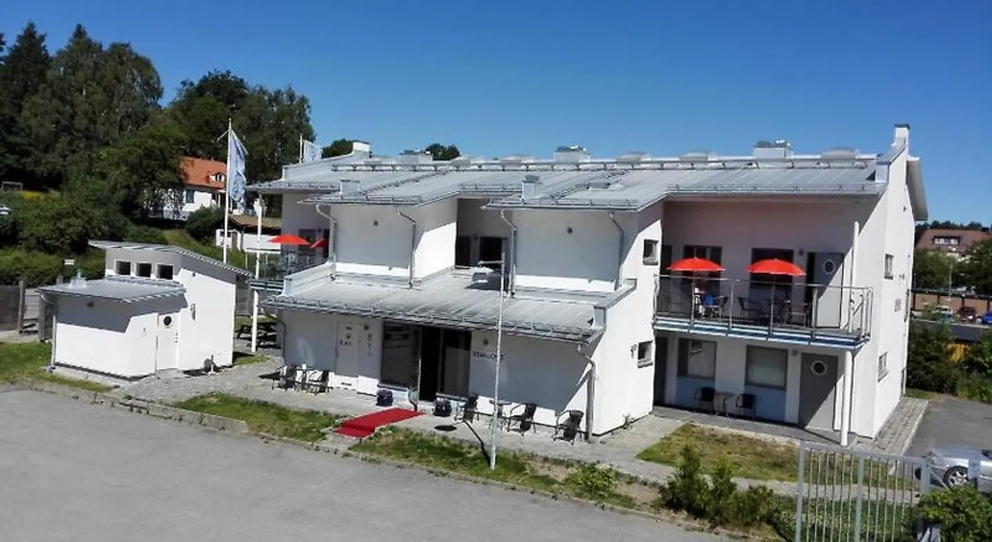 Staylong Apartments EXTERIOR