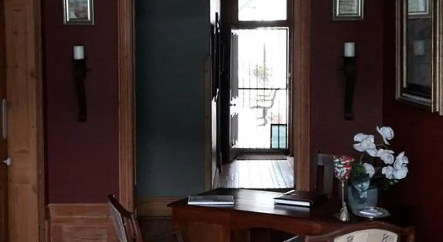 Moonlight Manor ROOM_EXAMPLE