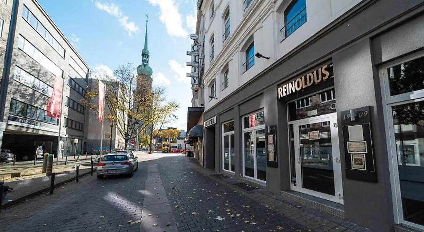S & D Reinoldus Hotel EXTERIOR