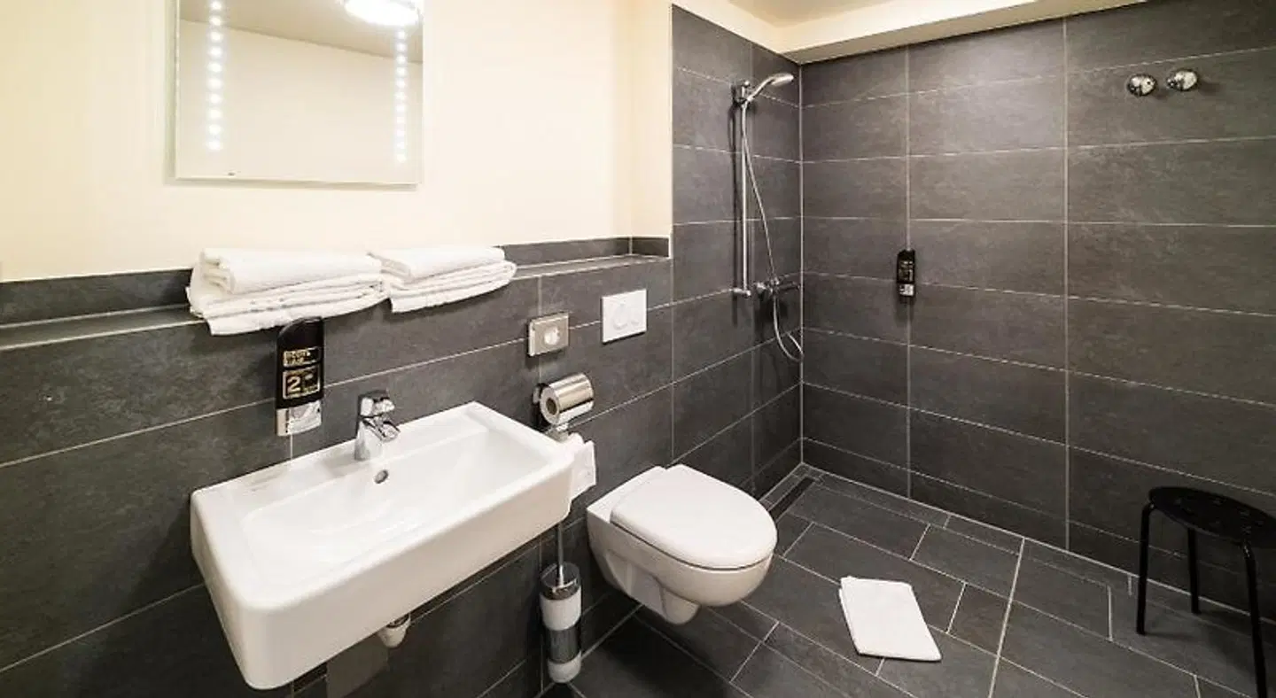 S & D Reinoldus Hotel Badezimmer