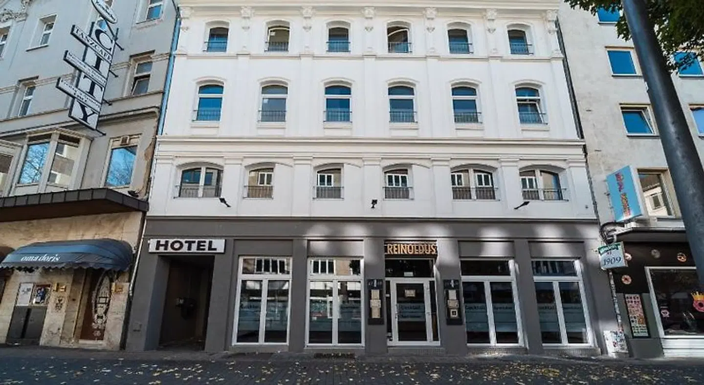 S & D Reinoldus Hotel EXTERIOR