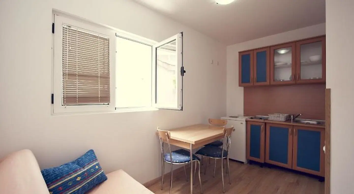 Lyon Apartments ROOM_EXAMPLE